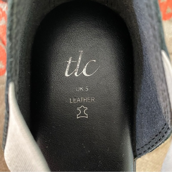 💎 TLC SILVER BLACK METTALIC CUT OUT SHOES! - Picture 14 of 15